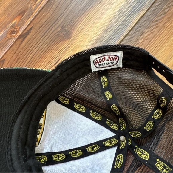 Ron Jon Surf Shop Snapback Logo Graphic Trucker Hat Pineapple - Picture 2 of 4